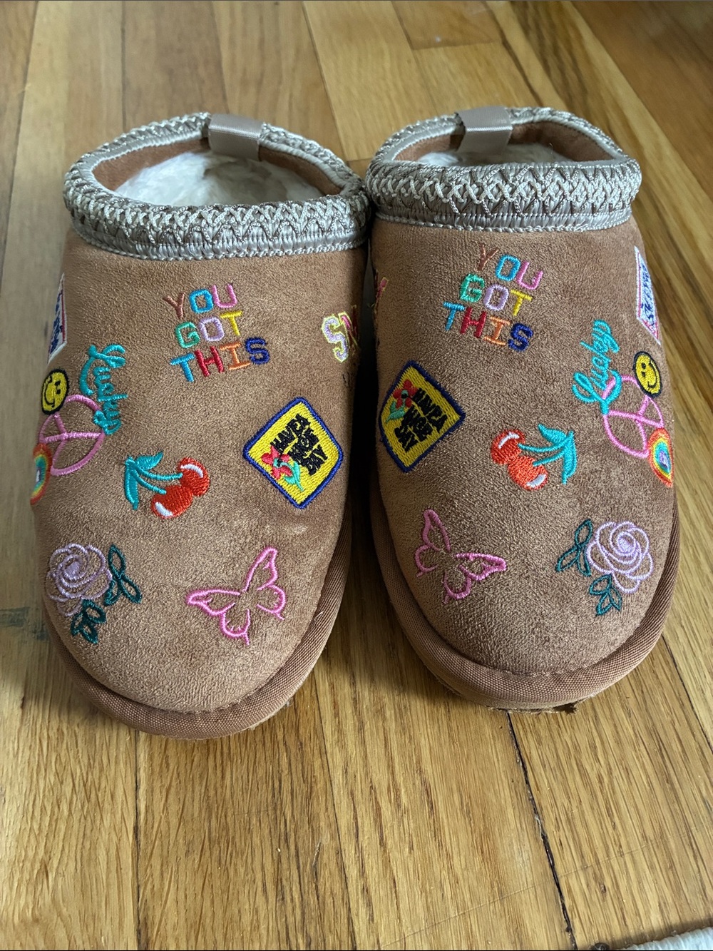 Steve Madden Kids Brown Embroidered Slip-On Slippers with Multicolor Patches